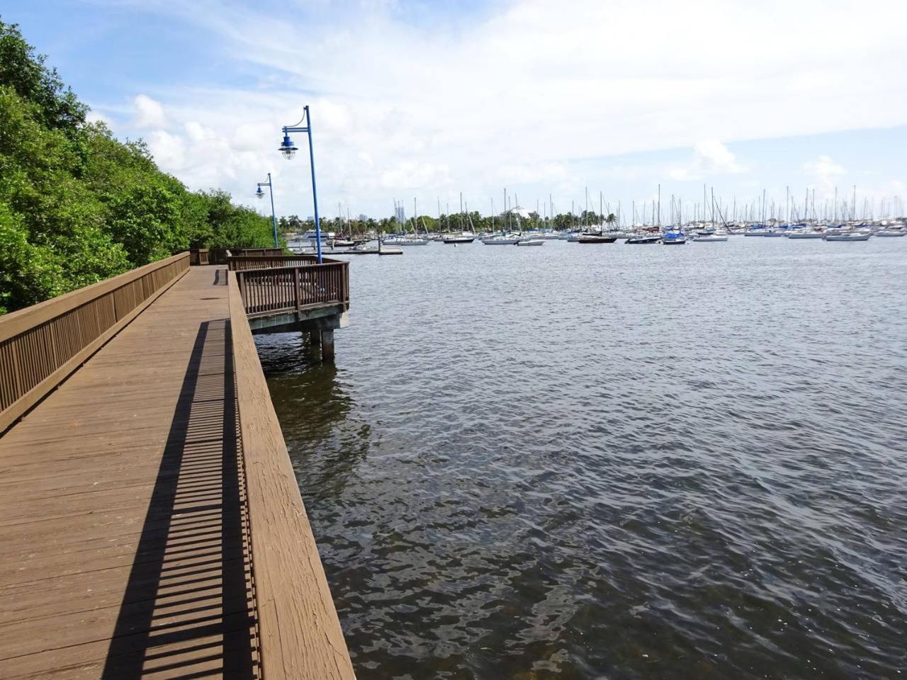 City View Balcony Steps From Restaurants, Peacock Park & Marina Miami Exteriér fotografie